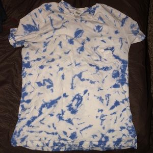 Tie dye VS pink shirt